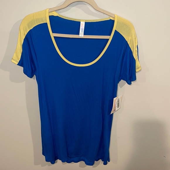 Lularoe Classic T top size XS - Picture 1 of 3